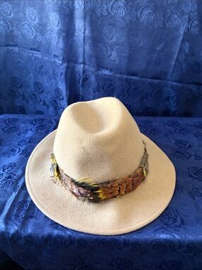 Women's Makins Beige Felt Fedora with Feather Trim-New York